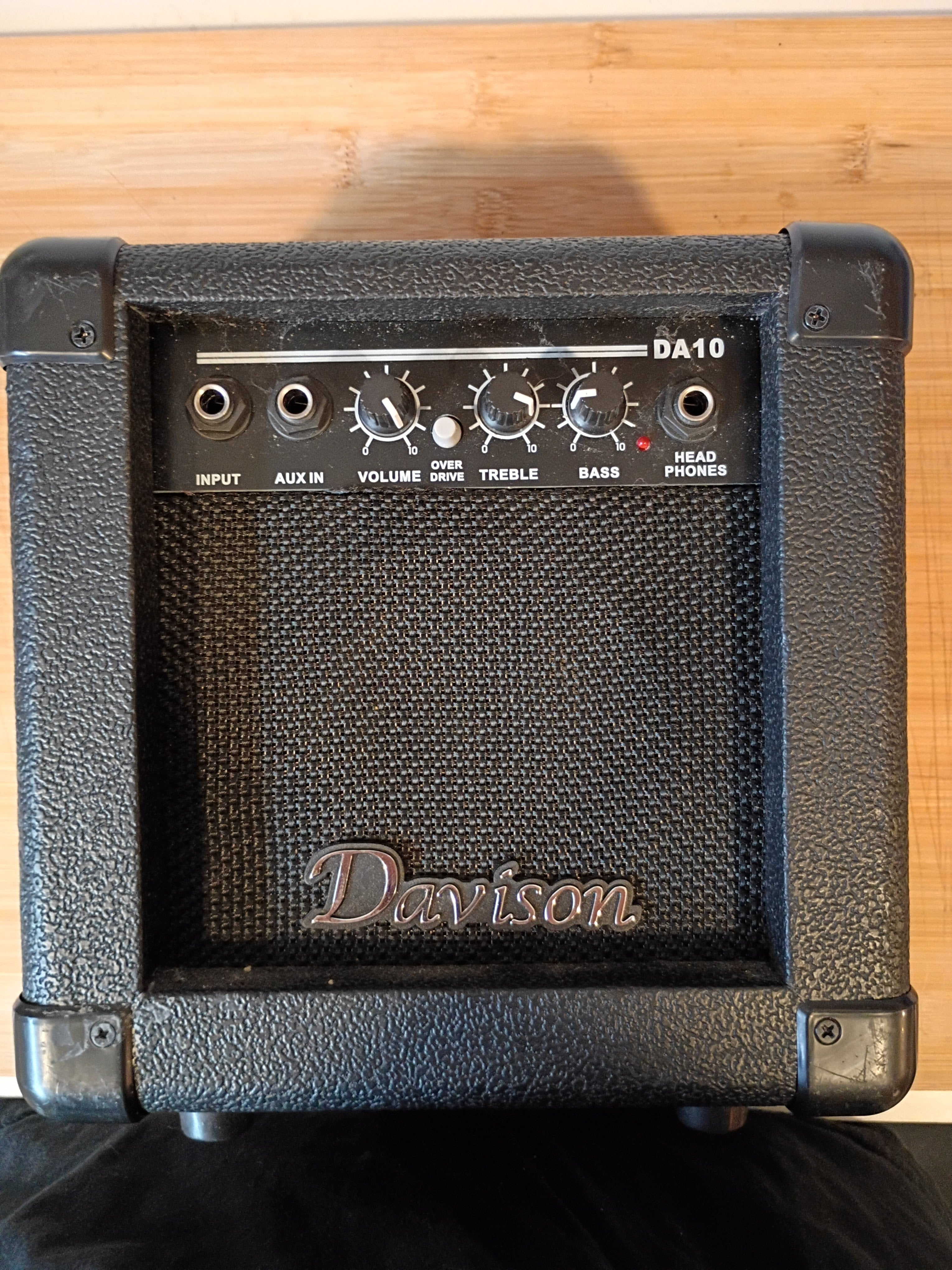 DA10 10 Watt Electric Guitar Amplifier – Used, Good Working Condition